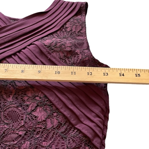 Calvin Klein Burgundy/Plum Ribbed Bodycon Mini Dress V-Neck Cocktail-Size 2 - Picture 9 of 9